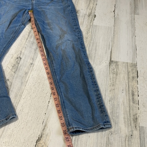 American Eagle Mom Jeans Size 4 - Picture 8 of 8